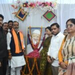 पूर्व विधायक बाबू रमाकांत द्विवेदी की पुण्यतिथि पर उमड़ा जनसैलाब — नेताओं, अधिकारियों और आमजन ने दी श्रद्धांजलि