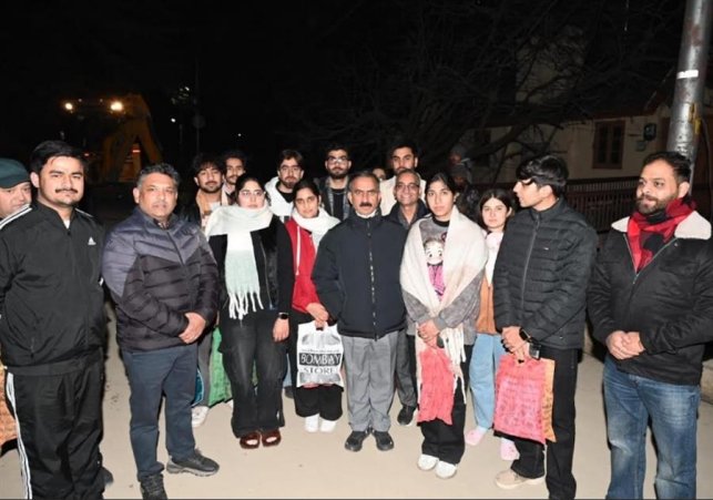 पर्यटकों