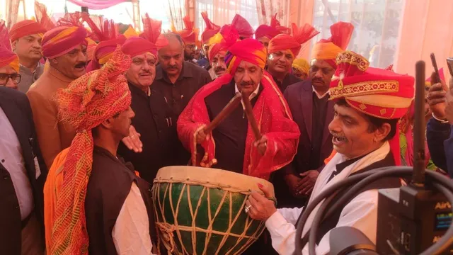 उपमुख्यमंत्री मुकेश अग्निहोत्री